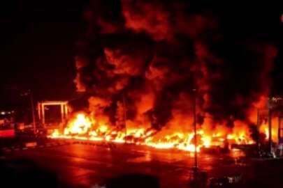 40 saattir devam ediyor! İskenderun Limanı'ndaki yangın havadan görüntülendi