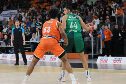Tecrübeli basketbolcunun anneannesi de deprem kurbanı!