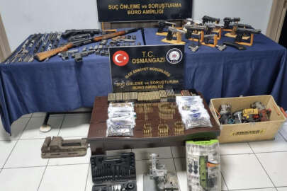 Bursa’da polisin baskın yaptığı ev silah atölyesi çıktı!