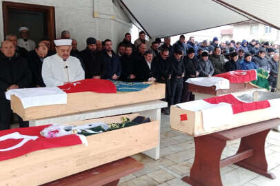 Yan yana tabutlar... Deprem bir aileyi yok etti!