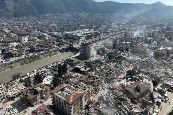 Hatay'da havadan çekilen görüntüler dehşetin boyutunu gözler önüne seriyor