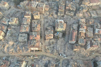 Bombalanmış gibi: Hatay'daki yıkım havadan görüntülendi