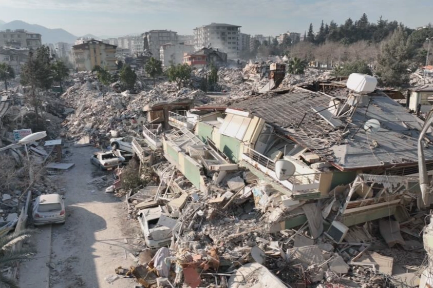 Hatay enkaz yığını: Bombalasan böyle olmaz!