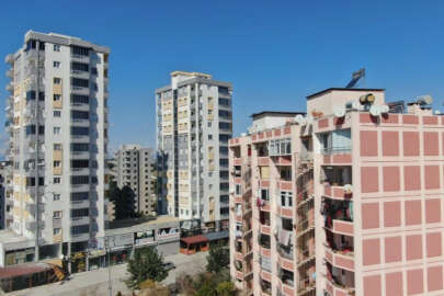 İşte TOKİ farkı: Yanındaki bina ağır hasarlı, TOKİ'de çatlak yok!