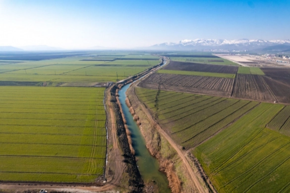 Kahramanmaraş'ta kilometrelerce uzanan fay hattı havadan görüntülendi