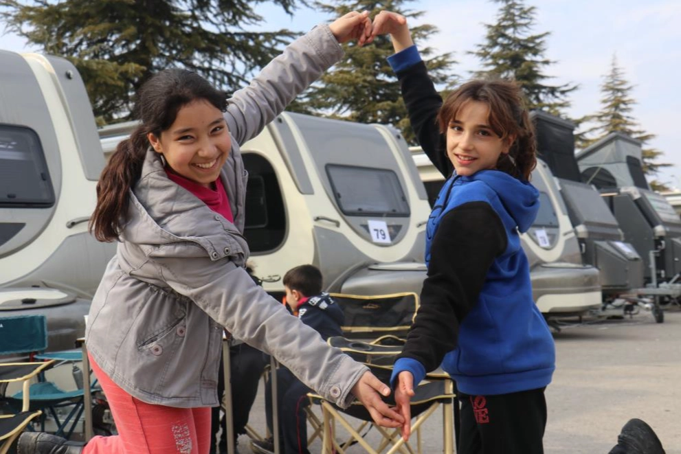 Karavanlar Malatya'daki depremzedelere...