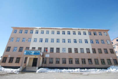 Hakkari’de depreme dayanıksız 3 okul boşaltıldı