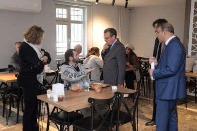 Üniversite Konukevi’ndeki depremzede ailelere moral