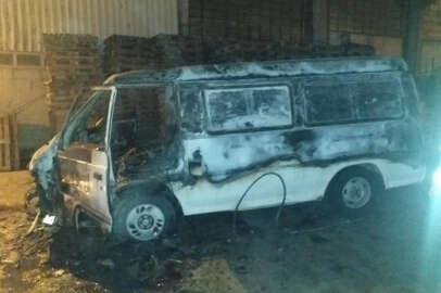 Bursa'da minibüs küle döndü