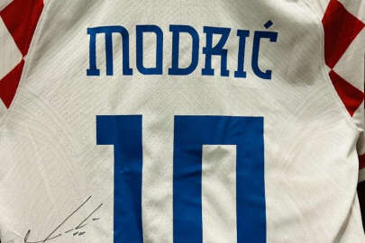 Luka Modric, formasını depremzedelere bağışladı