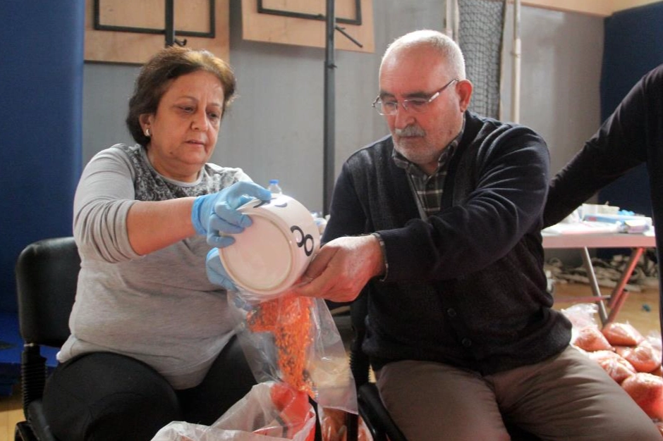 14 yakınını kaybetti, acısını unutup yardıma koştu