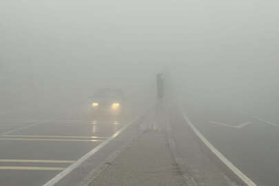 Bolu Dağı'nda yoğun sis: Göz gözü görmüyor 