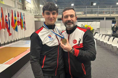 Bursalı eskrimci Tolga Aslan, Avrupa'da tarih yazdı