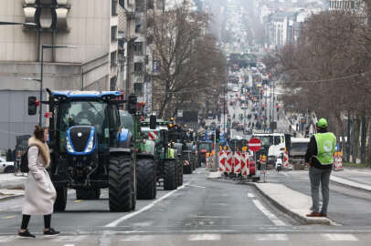 Brüksel'de çiftçilerden traktörlü protesto!