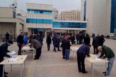 EYT'liler için Bursa'da örnek uygulama: Kuyruk 10 dakikada bitti!