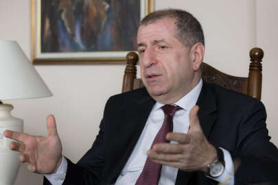 Ümit Özdağ'a Kayseri'de saldırı girişimi!