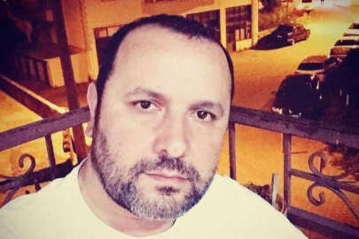 19 yaşındaki genç babasının boğazını keserek öldürdü!