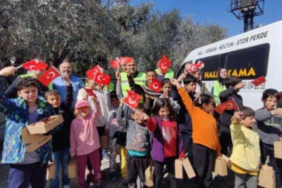  İnegöllü bakkallar depremzede çocukların yüzünü güldürdü