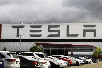 Tesla,  ikinci kez indirime gitti