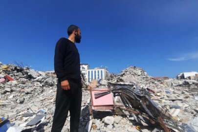 Danimarka'dan Hatay'a geldi! Kayıp ailesini arıyor