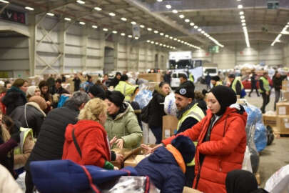 BTSO hem felaket bölgesinde hem Bursa'da deprem mağdurlarının yanında