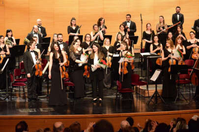 Bursa'da duygu yüklü konser   