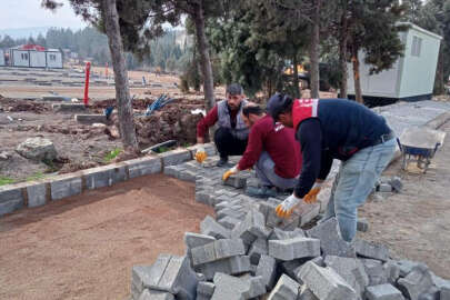 İnegöl Belediyesi deprem bölgesinde çalışmalarını sürdürüyor