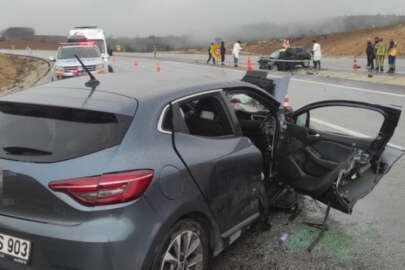 Bursa'da korkunç kaza! İki araç kafa kafaya çarpıştı