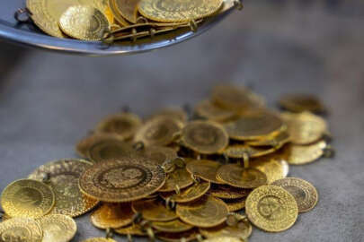 Altın rekora koşuyor! Düşecek mi, yükselecek mi?