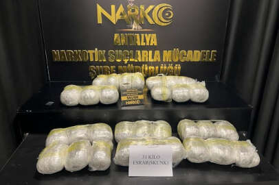 Antalya’da 71 kilo esrar ve skunk!