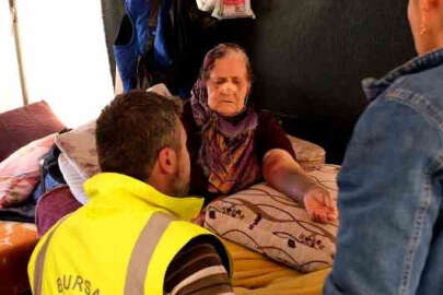 Çifte felaket yaşayan aileye Bursa Büyükşehir sahip çıktı