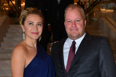 Sosyete bu boşanmayı konuşuyor!