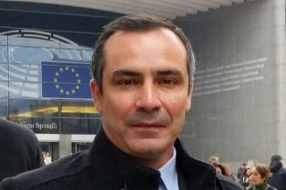 Fırat Emiroğlu da adaylık başvurusundan vazgeçti!