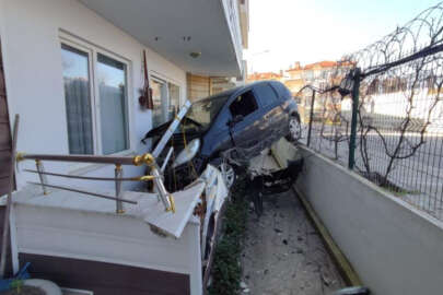 Silahla vuruldu, hastaneye yolunda kaza yaptı!