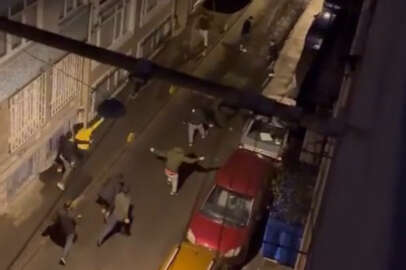 Ortalık savaş alanına döndü: Birbirlerine girdiler!