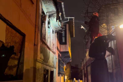 Bursa'da tarihi binada korkutan yangın!