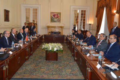 Tam 11 yıl sonra ilk ziyaret: Bakan Çavuşoğlu Mısır'da