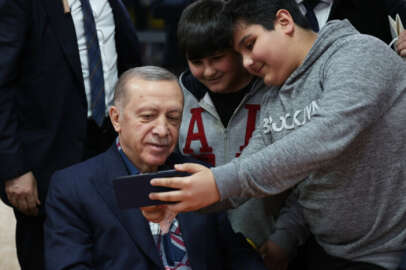 Cumhurbaşkanı Erdoğan Balıkesir'de depremzedelerle yemekte buluştu