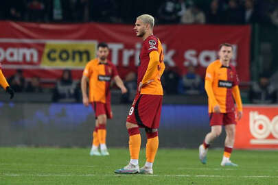 Galatasaray'da Okan Buruk'tan yıldızlara uyarı