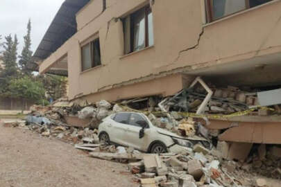 Hatay'da enkaza dönen binadan 5 aile sağ kurtuldu