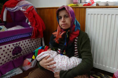 2 haftalık bebekle sığındıkları camide yaşıyorlar