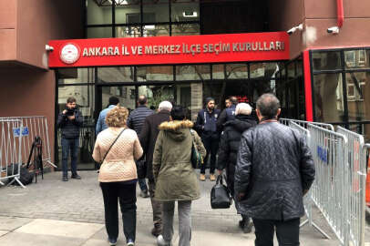 Cumhurbaşkanı adayları için 100 bin imza süreci devam ediyor