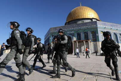  İsrail güçlerinden Mescid-i Aksa'ya baskın