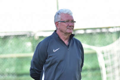 Bursaspor'da deprem: Teknik direktör İsmail Ertekin gitti!