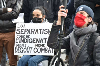 Fransa'da göç yasası protesto edildi