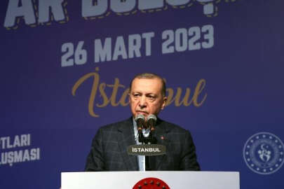 Cumhurbaşkanı Erdoğan: "Amacımız bir yıl içinde deprem bölgesini ayağa kaldırmaktır"