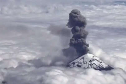 Meksika'daki Popocatepetl Yanardağı'nda 7 patlama