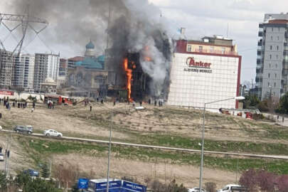 Ankara'da korkutan alışveriş merkezi yangını