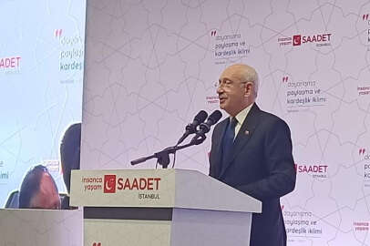Kılıçdaroğlu: Salon kalabalıktı, yerdeki seccadeyi görmedim