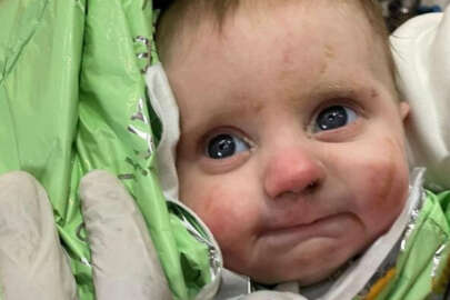 Depremin simgesi olmuştu! Gizem bebek, annesine kavuştu